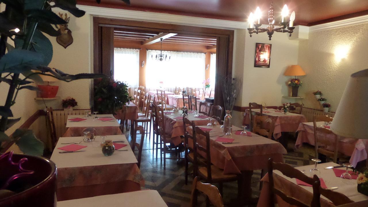 Hotel Restaurant La Renaissance Saint-Cirgues-en-Montagne Kültér fotó