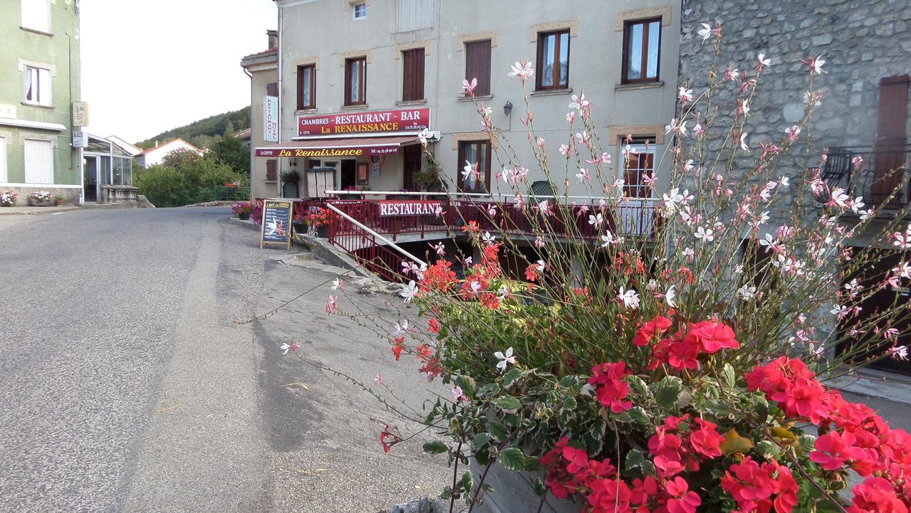 Hotel Restaurant La Renaissance Saint-Cirgues-en-Montagne Kültér fotó